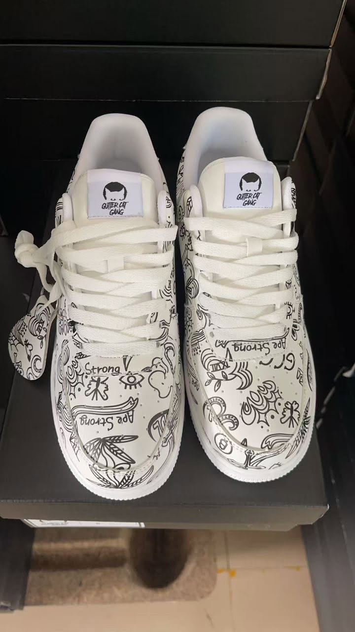 GCG Sneakers: White Tats